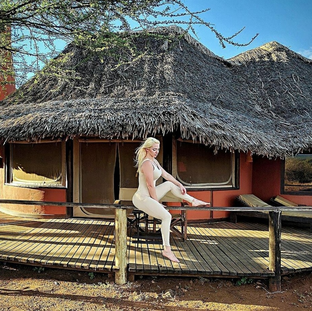 Meet your Posher, Alexandra